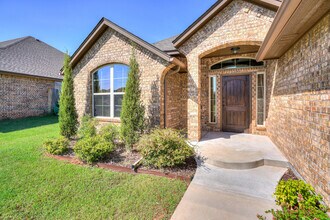 1713 Pinewood Dr in Moore, OK - Building Photo - Building Photo