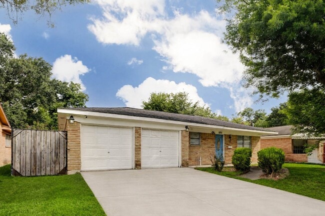 property at 6751 Richwood Rd