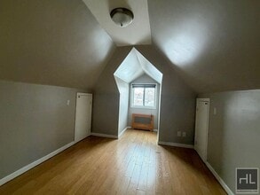 69 ROAD, Unit 3 in Queens, NY - Foto de edificio - Building Photo