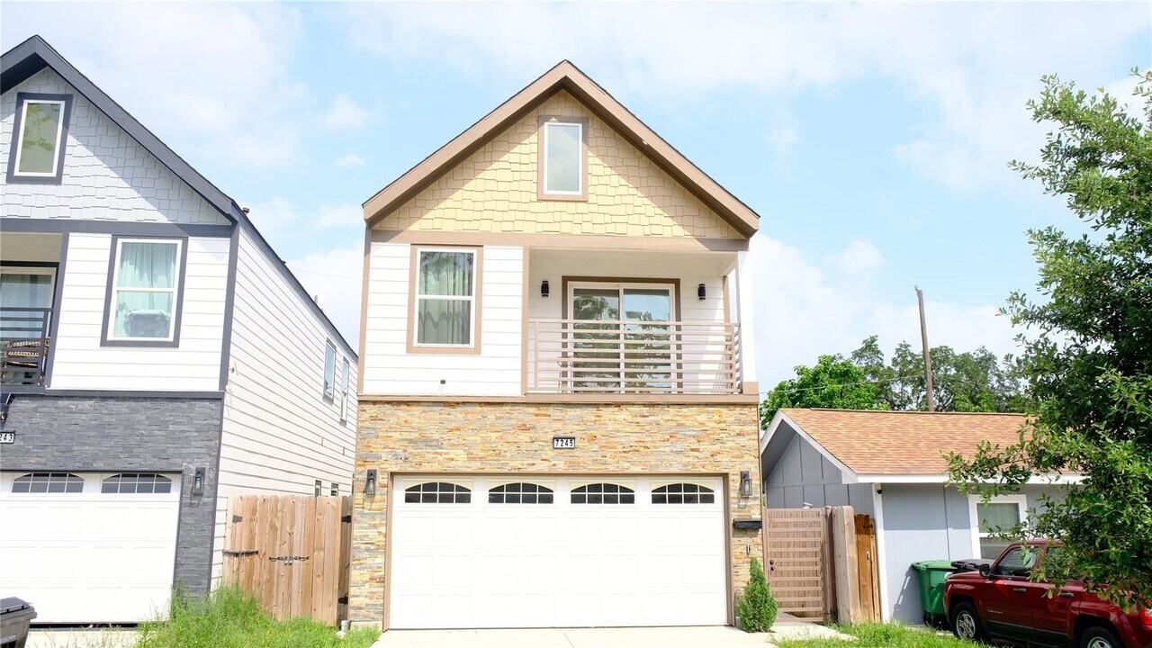 7245 Conley St in Houston, TX - Building Photo