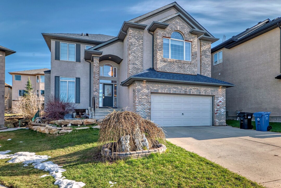 25 Sienna Park Link SW in Calgary, AB - Building Photo