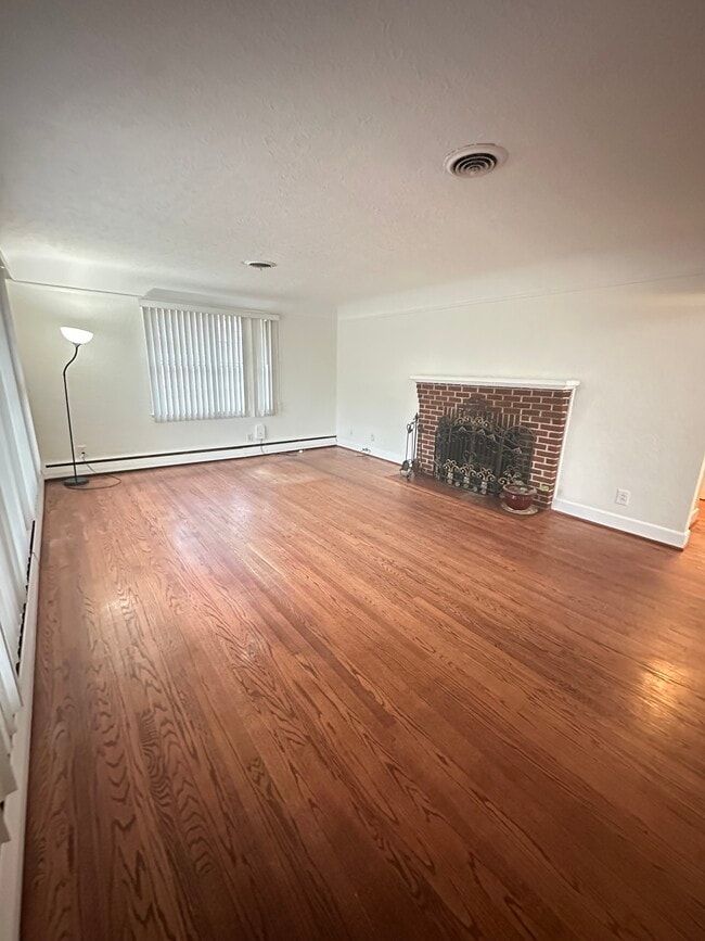 475 E Bayview Blvd in Norfolk, VA - Building Photo - Building Photo