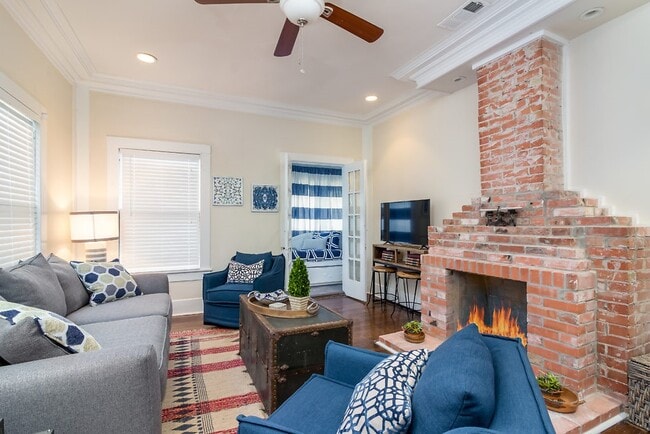 property at 418 E Myrtle St