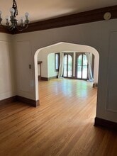 3605 N Maryland Ave, Unit 1 in Shorewood, WI - Foto de edificio - Building Photo