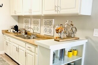 The Cove at West Covina in West Covina, CA - Foto de edificio - Building Photo