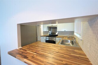 2303 Western Trails Blvd in Austin, TX - Building Photo - Building Photo