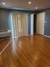2245 Nichols Rd, Unit B in Arlington Heights, IL - Foto de edificio - Building Photo