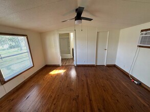 10047 Wrangler Wy in Midway, TX - Foto de edificio - Building Photo