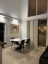 1 Glen Royal Pkwy in Miami, FL - Building Photo - Building Photo