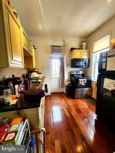 4043 Spring Garden St, Unit 2R in Philadelphia, PA - Building Photo - Building Photo