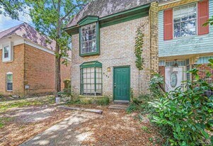 2107 Langley Ave in Pensacola, FL - Building Photo