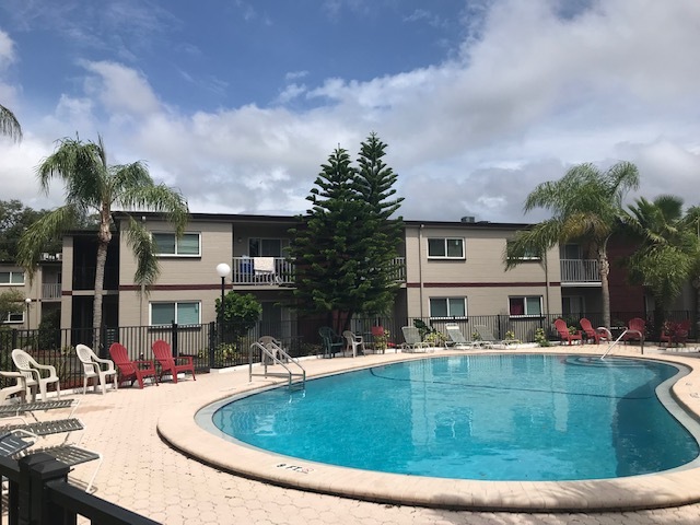 14610 N 42nd St in Tampa, FL - Building Photo