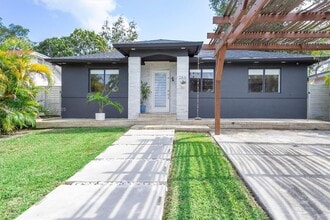 266 NE 117th St in Miami, FL - Building Photo - Building Photo