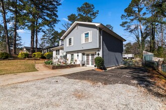 1595 Sugarmaple Ln SW in Conyers, GA - Building Photo - Building Photo