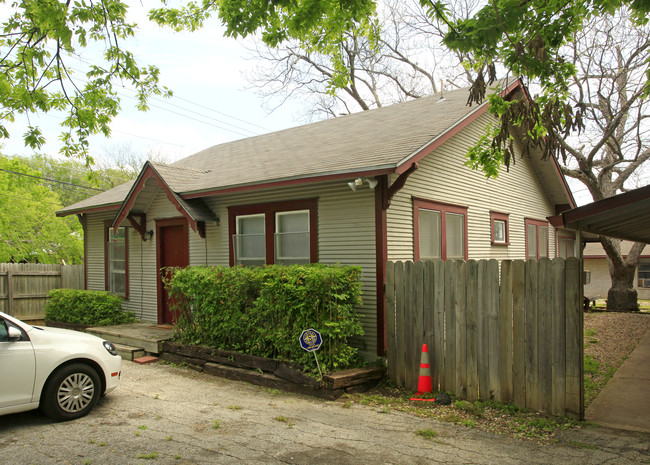 4627 Depew Ave in Austin, TX - Building Photo - Building Photo