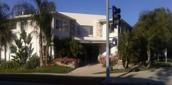 Park Seville in Sherman Oaks, CA - Building Photo