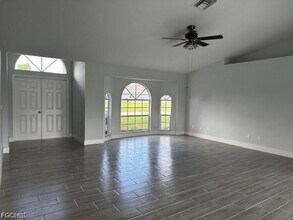 6561 Astoria Ave in Ft. Myers, FL - Building Photo - Building Photo
