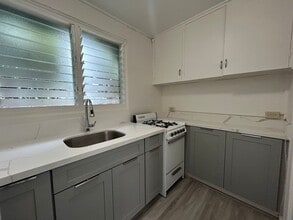 3010 Date St in Honolulu, HI - Building Photo - Building Photo