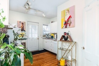 170 Austin St, Unit 2 in Portsmouth, NH - Building Photo - Building Photo