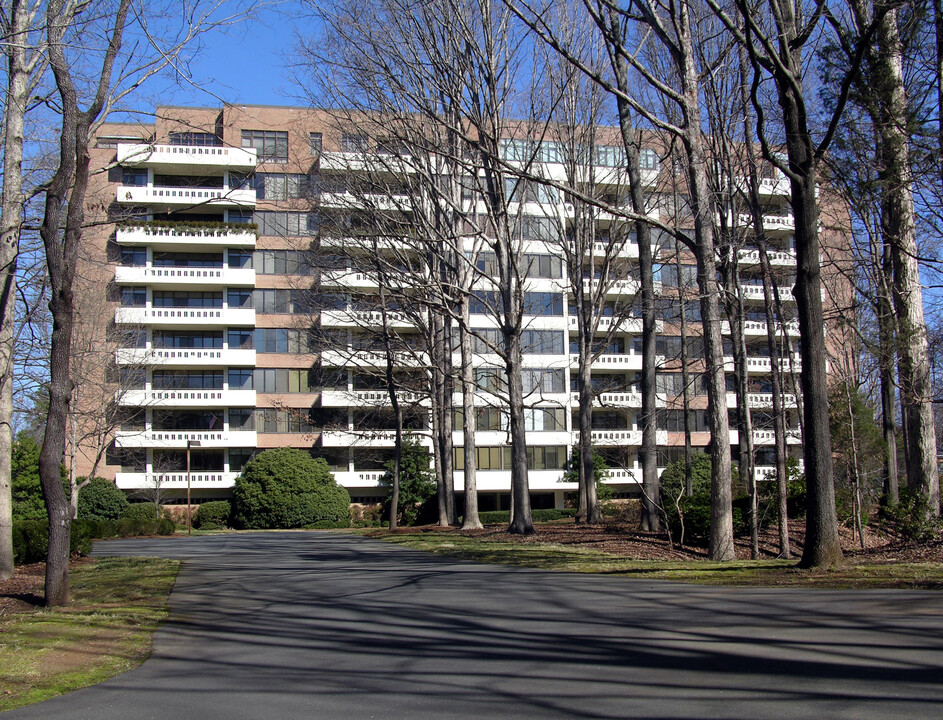 Morrocroft Place Apartments in Charlotte, NC - Building Photo