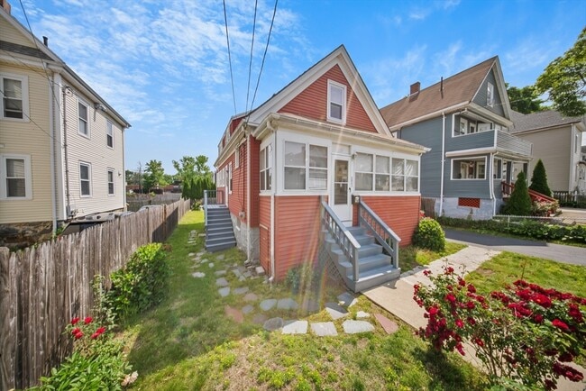 198 Fayette St in Quincy, MA - Building Photo - Building Photo