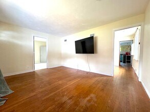 630 Bell Ave in St. Louis, MO - Building Photo - Building Photo