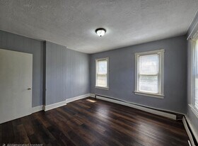 320 Cleveland Ave, Unit 2 in Trenton, NJ - Building Photo