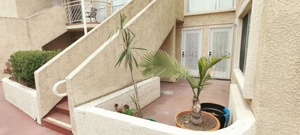 108 W Maple St in Glendale, CA - Building Photo - Building Photo