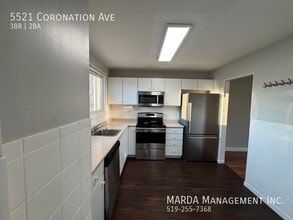 5521 Coronation Ave in Windsor, ON - Building Photo - Building Photo