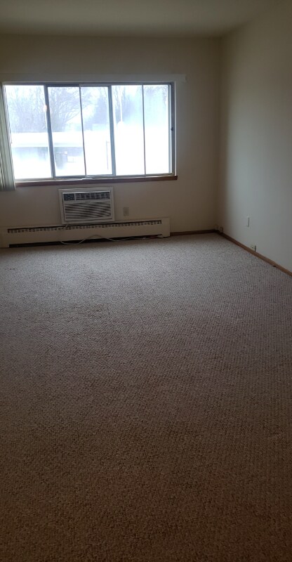 11205 W Bluemound Rd in Wauwatosa, WI - Building Photo - Building Photo