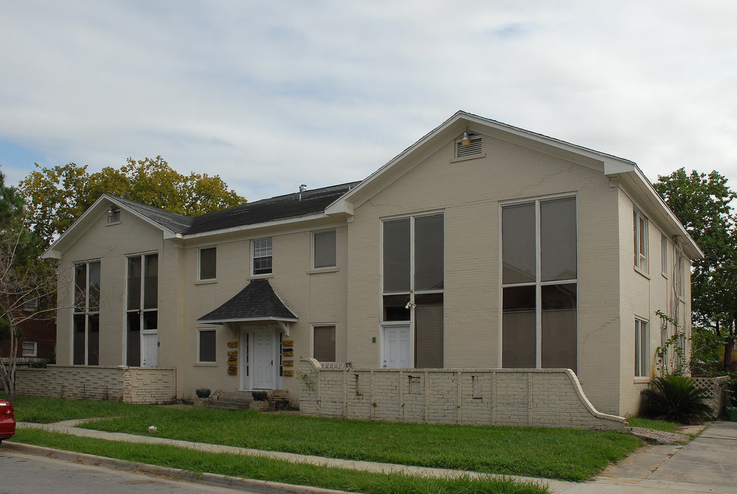 509 W Clay Ave in Houston, TX - Foto de edificio