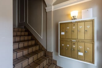 3252 Girard Ave S in Minneapolis, MN - Building Photo - Building Photo