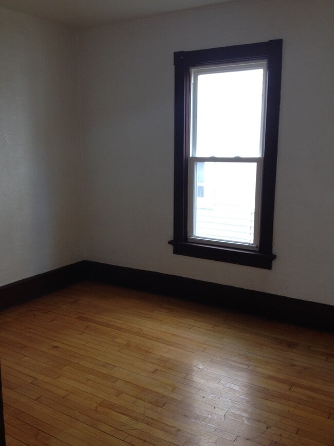 3167 N Holton St in Milwaukee, WI - Building Photo - Building Photo