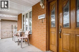 8351 Kingston Cres in Windsor, ON - Building Photo - Building Photo