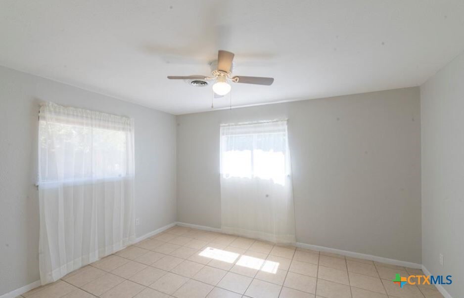1110 S 8th St in Killeen, TX - Building Photo