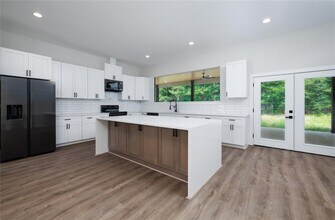 354 Peach Pt Ln in Trinity, TX - Building Photo - Building Photo