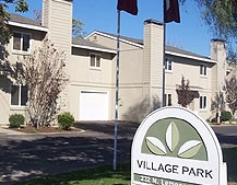 Village Park in Lemoore, CA - Foto de edificio - Other