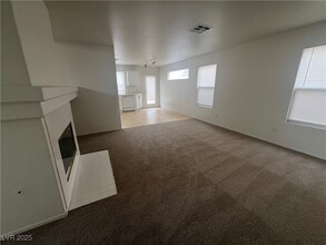 1844 Navajo Lake Way in Las Vegas, NV - Building Photo - Building Photo