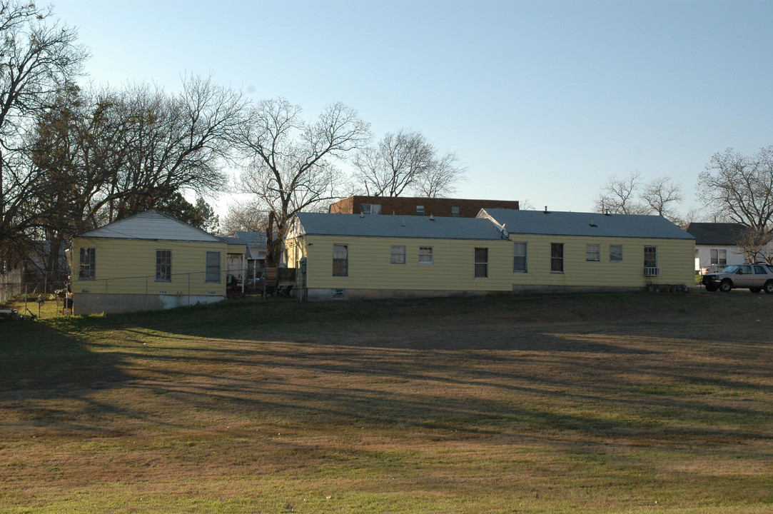 Mt. Vernon Apartments in Fort Worth, TX - Foto de edificio