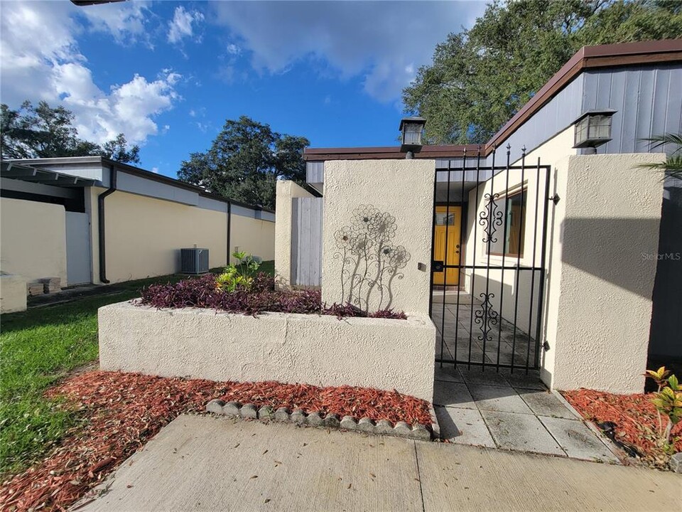 2419 Dominica Run in Winter Park, FL - Building Photo