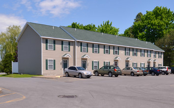 Lewiston Townhomes in New Hartford, NY - Building Photo - Building Photo