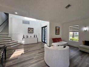 19232 N Gardenia Ave in Weston, FL - Building Photo - Building Photo