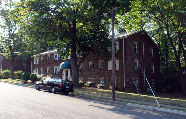 5718 10th Rd N in Arlington, VA - Building Photo - Building Photo