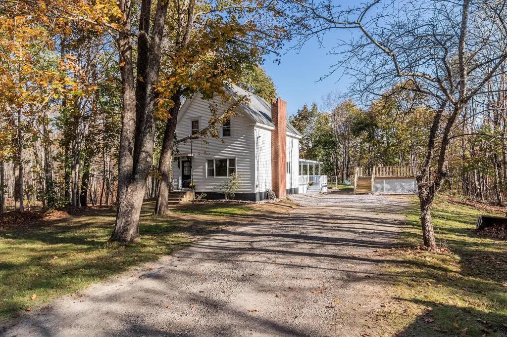 411 River Rd in Richmond, ME - Building Photo