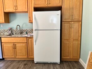 5746 Robinhood Dr, Unit 1 in El Sobrante, CA - Foto de edificio - Building Photo