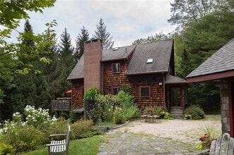 233 Sharon-Goshen Turnpike in Cornwall, CT - Building Photo - Building Photo