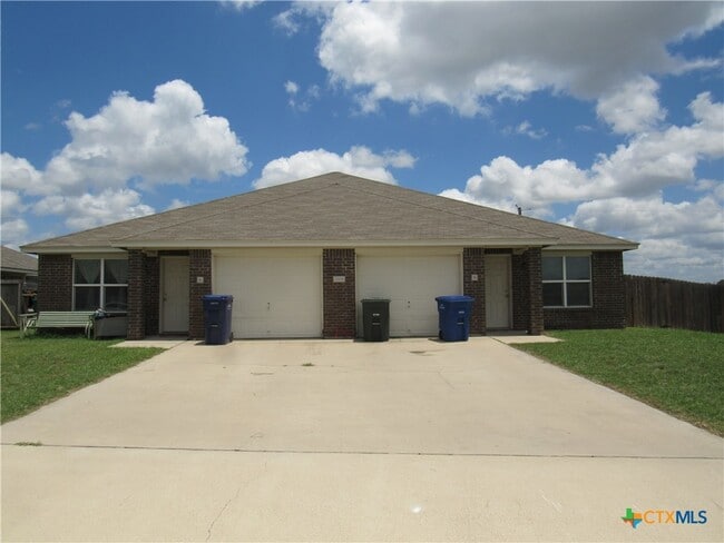 property at 2908 Starlight Dr