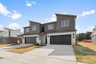 650 Sun Meadows Loop in Centerton, AR - Building Photo - Building Photo