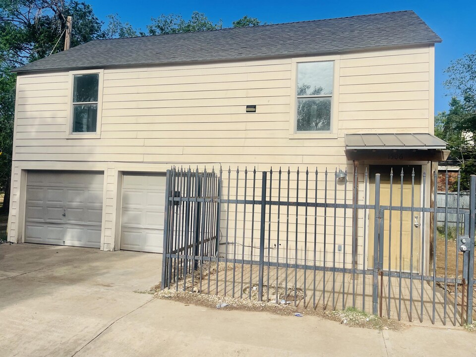 1506 Avenue S in Lubbock, TX - Building Photo