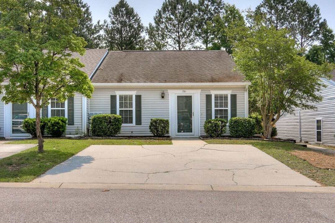 721 Faircloth Ct in Evans, GA - Building Photo